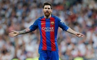 电竞牛-什琴斯尼神扑后C罗摸头称赞